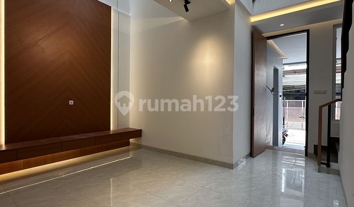 Rumah HOKI & CANTIK, SHM di Duri Kepa, Jakarta Barat (SS-028)
