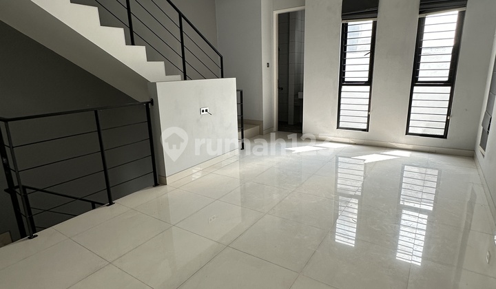 KESEMPATAN EMAS u/RUMAH Hoki 3 Lantai di dekat Tanjung Duren (SS-043) 2