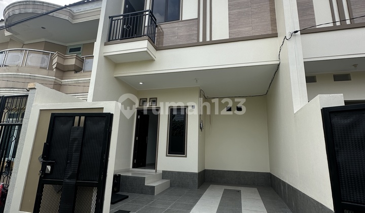 Rumah Cantik di Duri Kepa, Jakarta Barat (SS-030 & SS-031)
