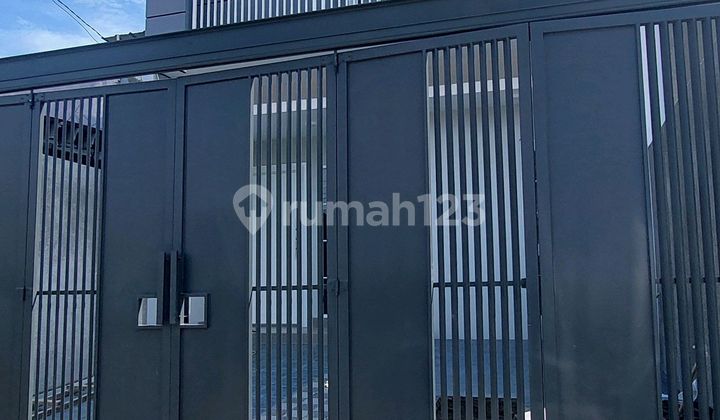 Rumah New 2 1/2 Lt Surya Utama 2