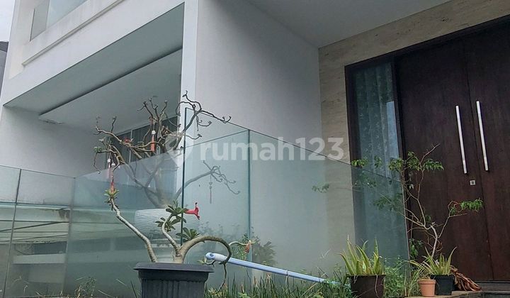 Disewakan Rumah Mewah 3 Lt Permata Buana Disewakan Rumah Mewah 3 Lt Permata Buana