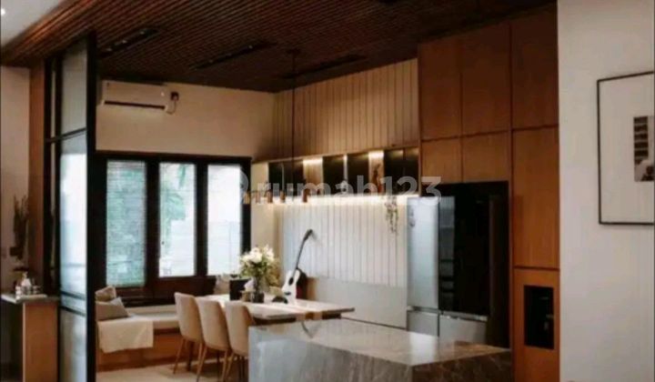 Minimalist 3-Story House Sunrise Garden 2