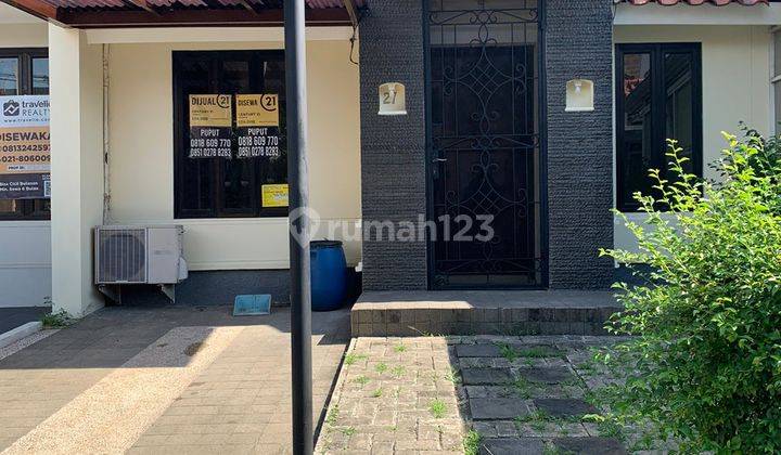 Rumah 2 Lantai Sederhana Manis Semi Furnished di Lippo Karawaci 1