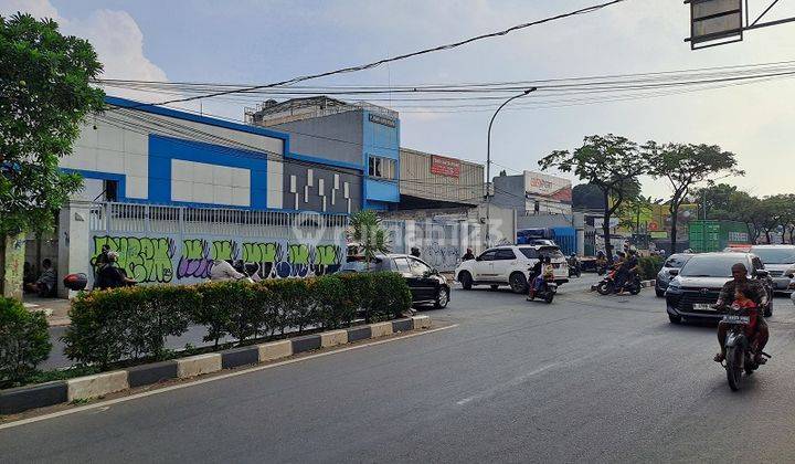 Showroom / Bengkel siap Pakai, Utara, lokasi di Jl. Kh. Hasyim Ashari 2