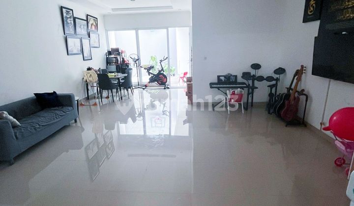 Rumah siap huni, Renovasi, Utara, 2 Lantai, di Cluster Banjar wijaya 2