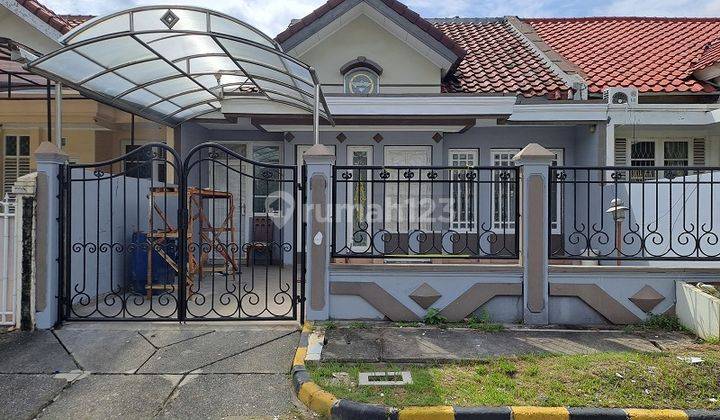 Rumah siap huni, renovasi, Timur, depan taman,di Cluster Banjar Wijaya 1