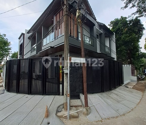 Rumah Baru, Bangunan Mandiri, View Taman,Hook, di Perum Griya Loka BSD 2