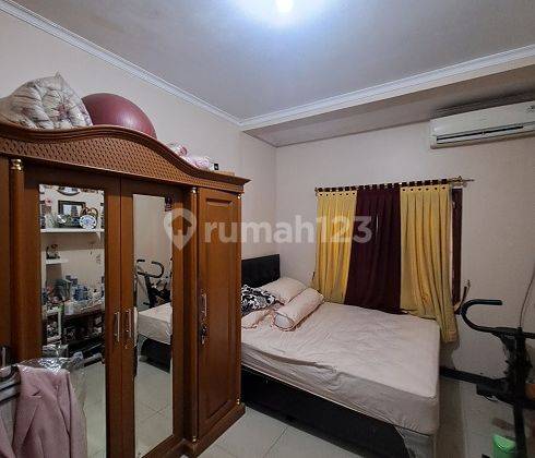 kamar tidur beli rumah 1,5 lantai, bonus