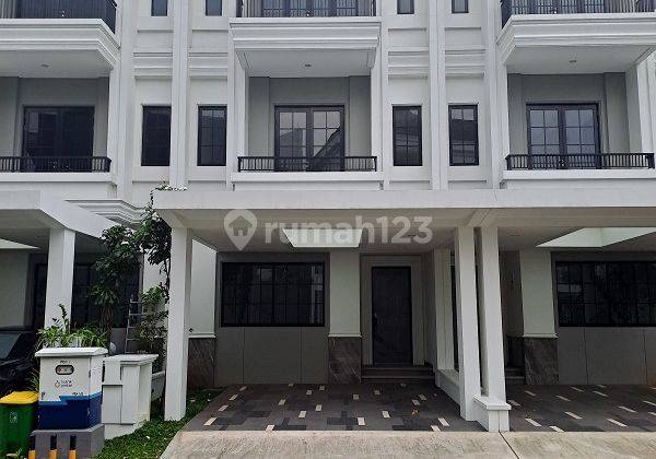 Dijual Rumah Baru, Timur, 3 Lantai, di Cluster Winona Alam Sutera 1