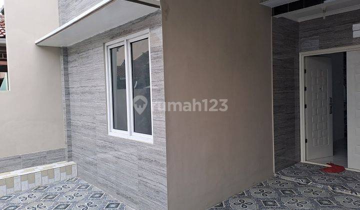 Dijual Rumah Baru Direnovasi, Selatan, di Cluster Banjar Wijaya 2