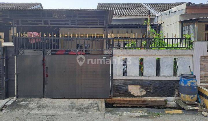 Rumah Sudah Direnovasi, Selatan, di Cluster Albasia, Taman Royal 3 1