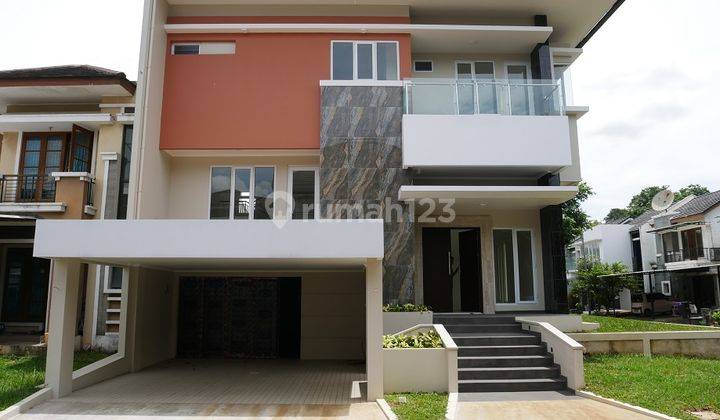 Rumah Baru, Minimalis Modern, Hoek, Utara, di Perum The Green BSD 2