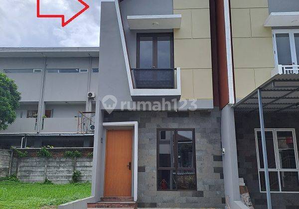 Rumah Baru, Model Industrial, Selatan, di Perum Kencana Loka Ext BSD 1