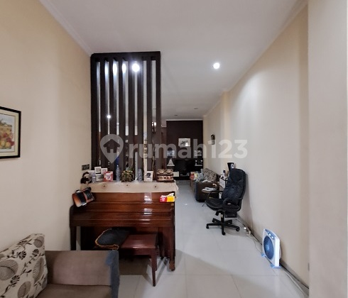 Rumah Bangunan Mandiri, Minimalis Modern, 2Lt, di Cluster Banjarwijaya