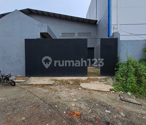 Ready-to-Use Warehouse, 1 Floor, Accessible by 40-Foot Containers, in Dpr Plot.