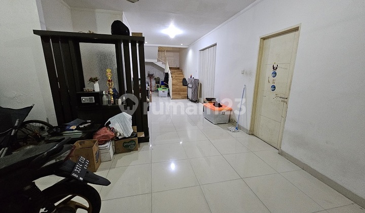 Independent building house, South, with rooftop, in Modernland Cluster. 2