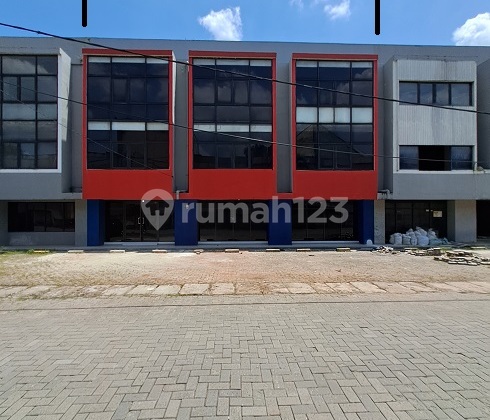 3 connected shophouses ready for use, 3.5 floors, southern location, on Jatake Industry Street.