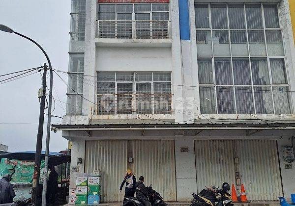 Ruko Siap Pakai, Hadap Boulevard, di Ruko Sentra Bisnis Grand Royal 1