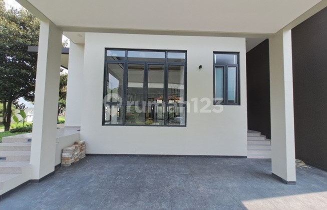 Rumah Baru, Mewah, Minimalis Modern, 3 LT, Hook, di Cluster Greenwich 2