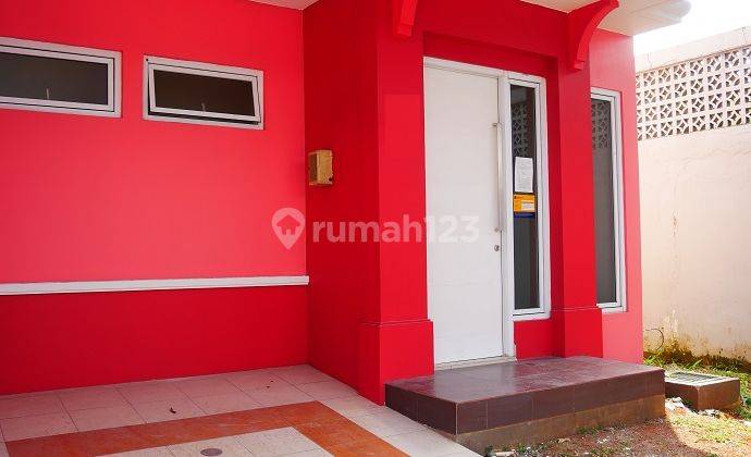 Dijual Rumah siap huni, Timur, di Cluster Milano Village Paramount 2