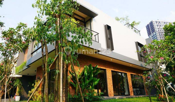 Rumah Mewah Dan Baru, Model Industrial, Hoek, di Cluster Delatinos Bsd 2