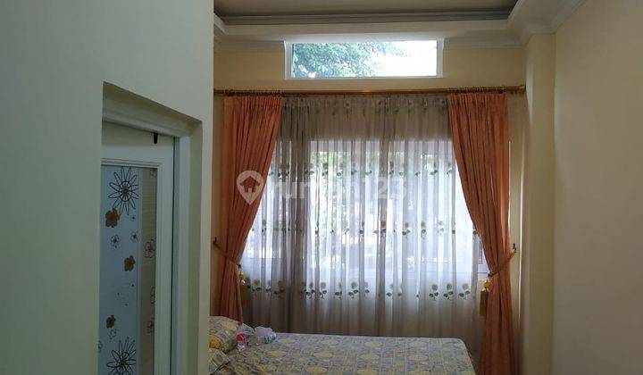 Rumah Sdh Full Renovasi, Utara, di Cluster Crystal Residence Sumarecon 2