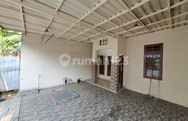 Rumah siap huni, Renovasi, 1 lantai, Utara, di Cluster Banjar Wijaya 2