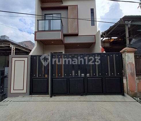 Rumah Baru, Renovasi, Minimalis Modern, 2 LT, Di Perum Simprug DiPoris