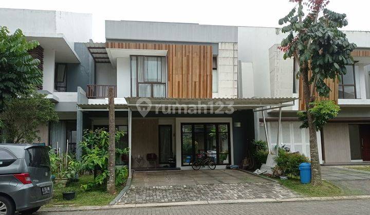 Rumah Sudah Renovasi, Full Furnished, Selatan, di Cluster The Eminent  1