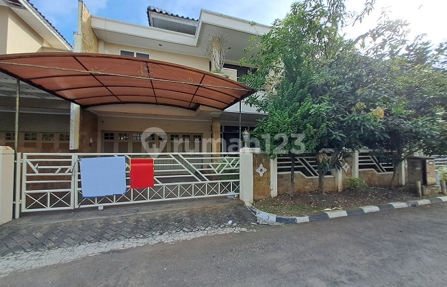 Rumah sudah direnovasi, Boulevard, Timur Laut, di Perum Modernland Rumah sudah direnovasi, Boulevard, Timur Laut, di Perum Modernland