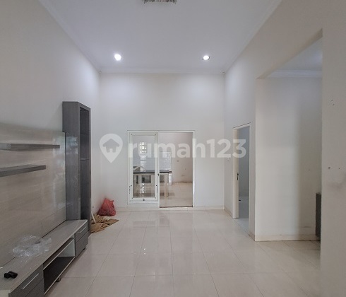 Rumah depan musholla, Utara, 1 Lantai, di Cluster Banjar Wijaya 2