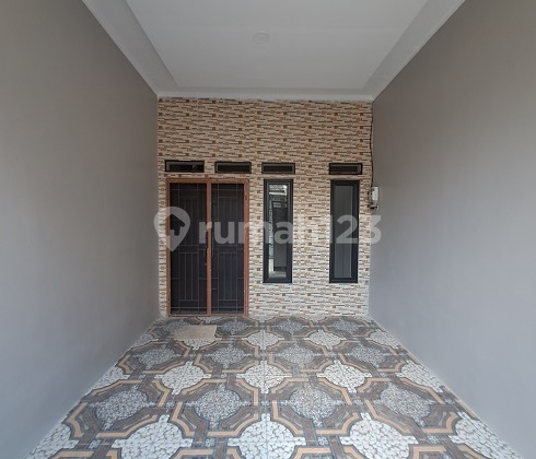 Rumah Baru, Minimalis Modern, 2 LT, Utara, Di Perum Poris Indah 2