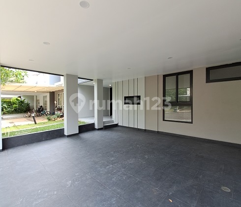 Rumah Mewah Siap Huni, Renovasi, 2 Lt, Utara di Cluster De Park Bsd 2