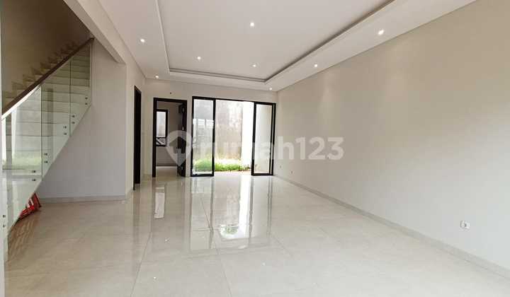 Rumah Baru, Bangunan Mandiri, Minimalis Modern, di Cluster Vanya Park 2