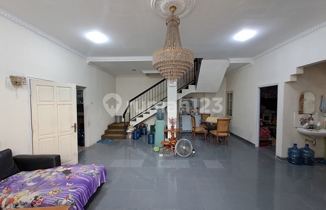 Rumah sudah renovasi, American Classic, 2 LT, di Cluster Banjar Wijaya 2