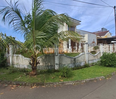 Harga Murah, Rumah Bangunan Mandiri, Hook, di Perum Griya Loka BSD 2