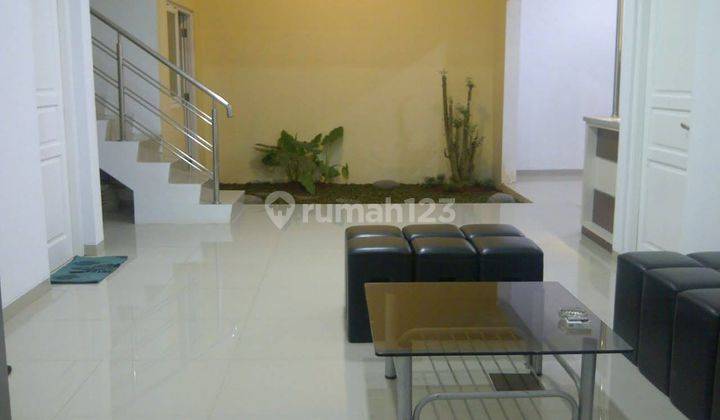 ruang keluarga harga murah,rumah sdh direnovasi,selatan,diperum taman