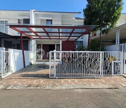 Rumah siap huni, Bangunan mandiri, 3 Lantai, di Cluster Banjar Wijaya