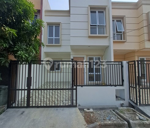 Rumah Baru, bangunan mandiri, 2 Lt, Timur Laut,di Sektor GadingSerpong