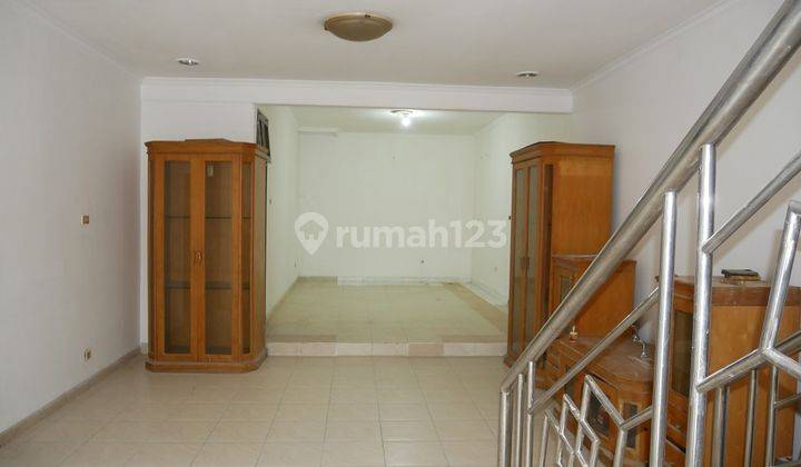 Harga Murah, Rumah Sdh Full Bangunan, Utara, Di Cluster Banjar Wijaya 2