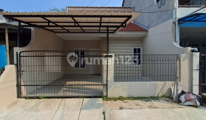 Rumah siap huni, renovasi, ,5 Lantai, Utara, di Perum Griya Loka BSD Rumah siap huni, renovasi, ,5 Lantai, Utara, di Perum Griya Loka BSD