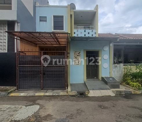 Rumah Siap Huni, Renovasi, 2 Lt, Barat Daya, di Perum Metro Permata 1 Rumah Siap Huni, Renovasi, 2 Lt, Barat Daya, di Perum Metro Permata 1