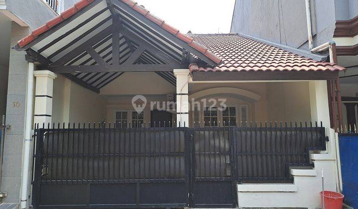 Rumah Sudah Direnovasi Dan Siap Huni, Selatan,di Cluster Taman Royal 2 1