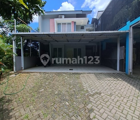 Ready-to-occupy house, fully furnished, Northeast, in Cluster Pavilion BSD. Ready-to-occupy house, fully furnished, Northeast, in Cluster Pavilion BSD.