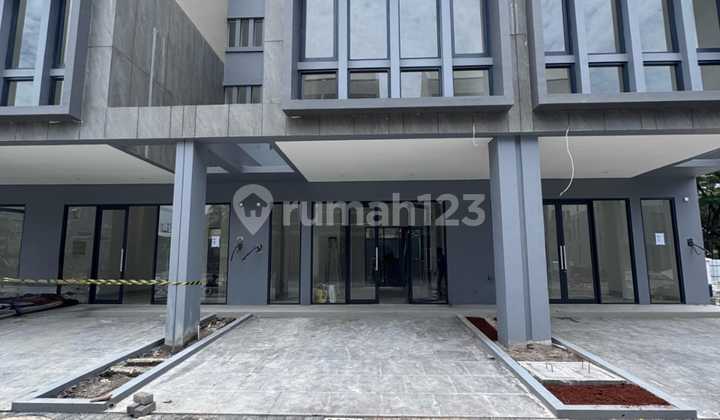 Ready-to-Use Shop House, 3 Floors, in Business Town House Shop House Complex Bsd