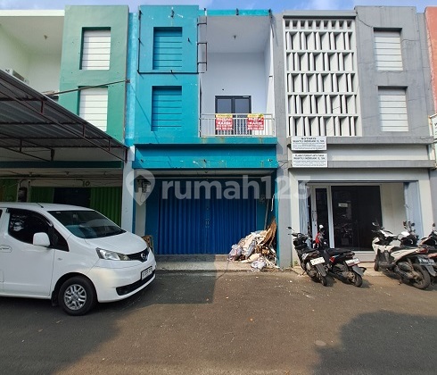 Ruko siap Pakai, 2LT, Boulevard,diKompleks Permata niaga, TamanRoyal 3
