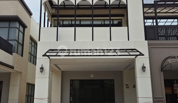 Disewakan Ruko 2 Setengah Lantai Di Downtown Drive Gading Serpong