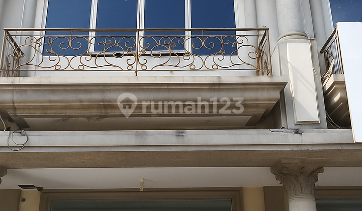 For Rent: Ready-to-Operate Shop House, Strategic Location with Free Parking in Alam Sutera