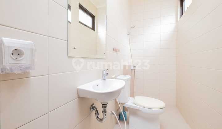 For Sale Ready-to-Occupy 3-Story House in Regentown Area BSD 2