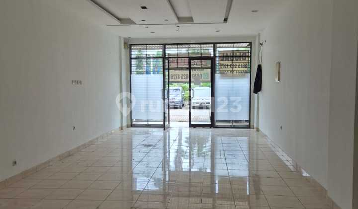 Dijual Ruko 3 Lantai SHM 202 m2, Di Kebon Jeruk, Jakarta Barat 2